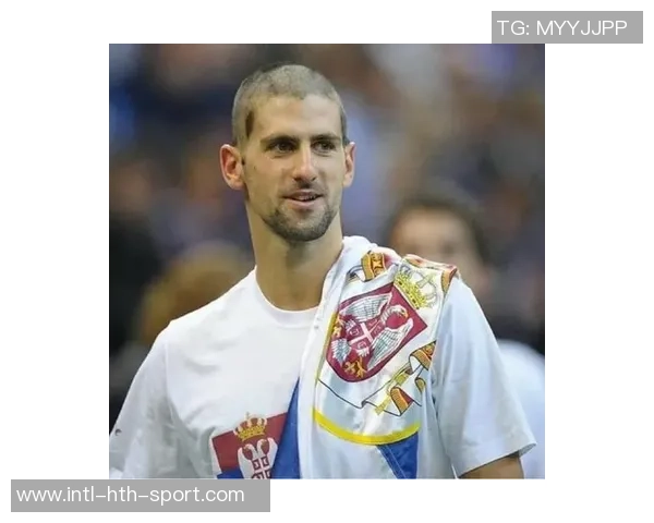 足球寸头的魅力与风格解析如何让你在球场上脱颖而出